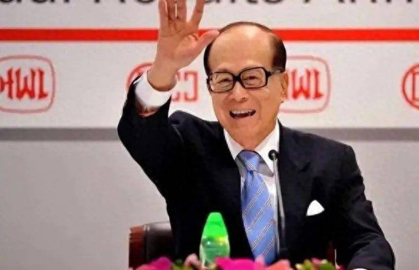 不见棺材不落泪！只剩4天，李嘉诚心意已决，中方用5字定调