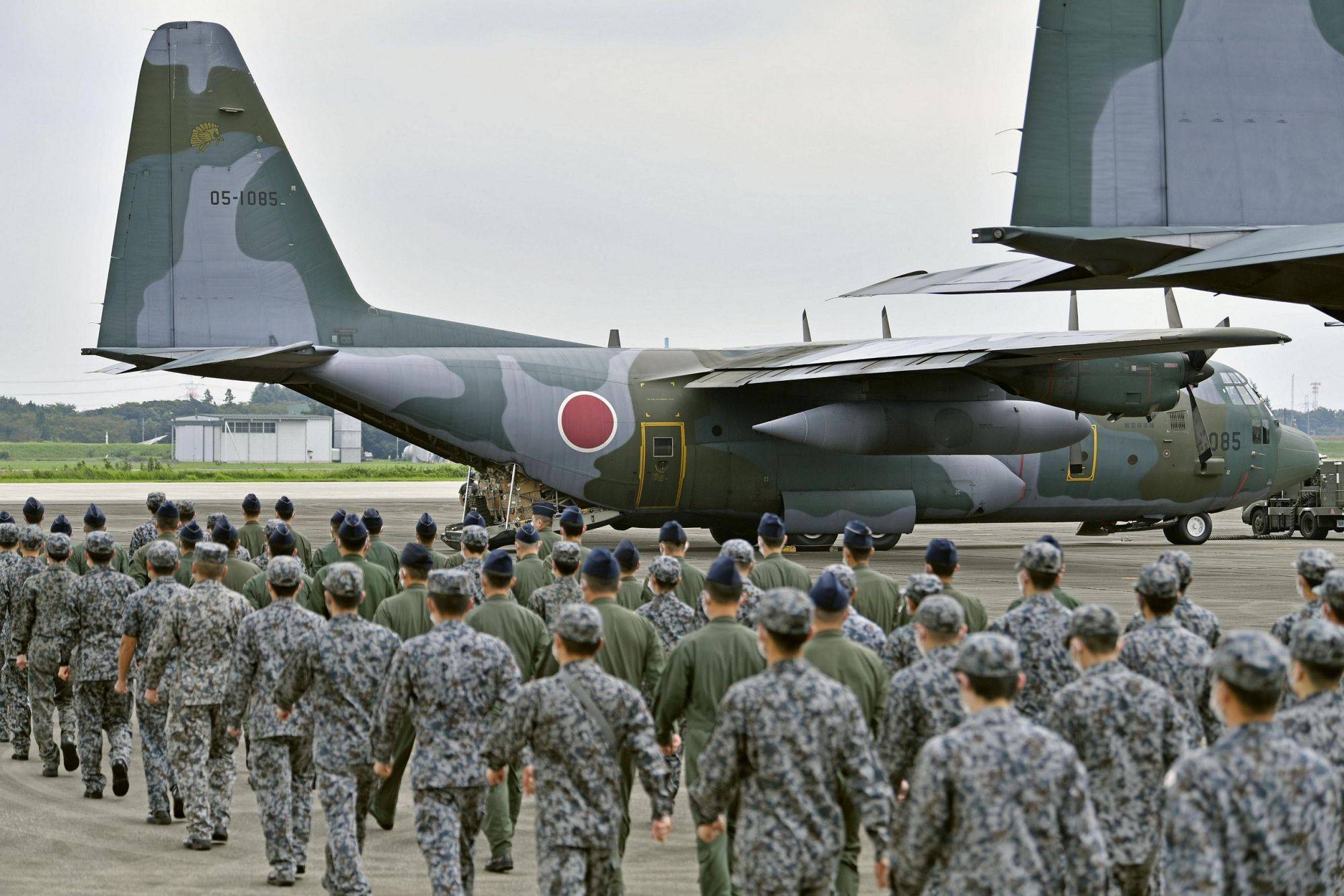 日本公布12万人撤侨方案，我国防部警告，逃跑线路被封死