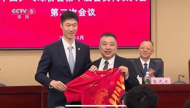 刘国梁泪洒会场，“乒乓球是融入血脉的信仰”，国际乒联：他将继续担任两项重要职务