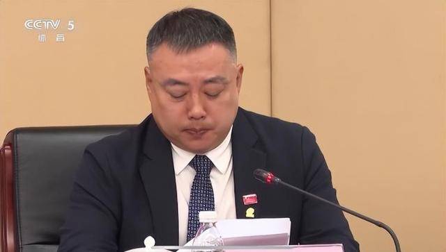 刘国梁泪洒会场，“乒乓球是融入血脉的信仰”，国际乒联：他将继续担任两项重要职务