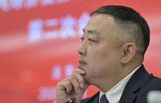刘国梁泪洒会场，“乒乓球是融入血脉的信仰”，国际乒联：他将继续担任两项重要职务
