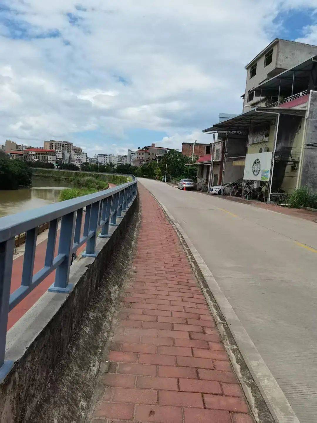 男子酒后遇查车跳河溺亡，妻子索赔超200万，法院判了