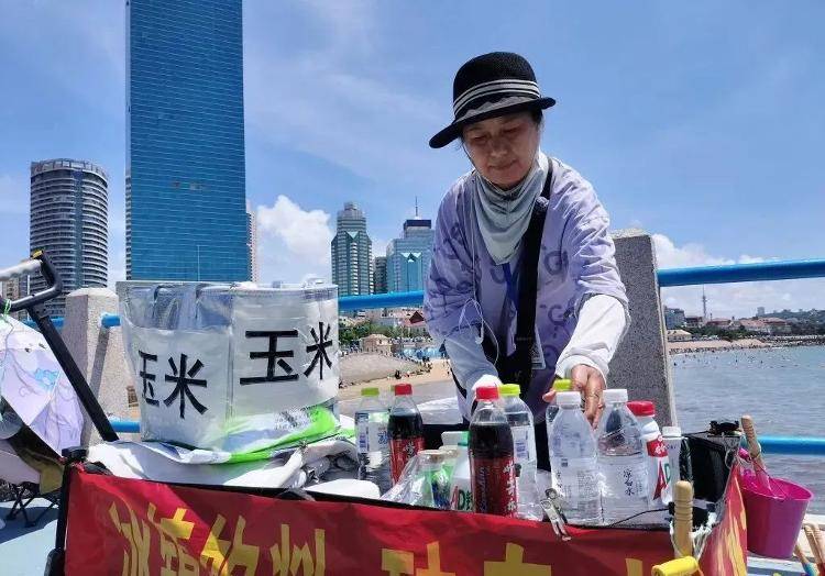 全网点赞！58岁“玉米阿姨”跳海救人 后续来了